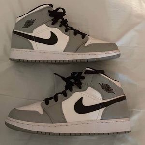 Air Jordan 1 Mid Light Smoke Grey 7Y